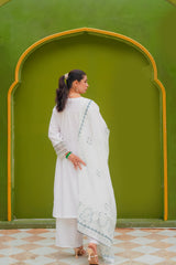 Hira Embroidered Lawn 3Pc